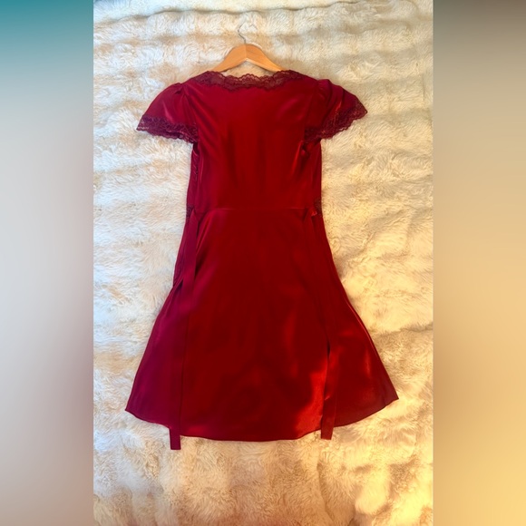 Reformation Romi Silk Dress In Sangre, NWOT, NEVER WORN, NO FLAWS. - Picture 13 of 14